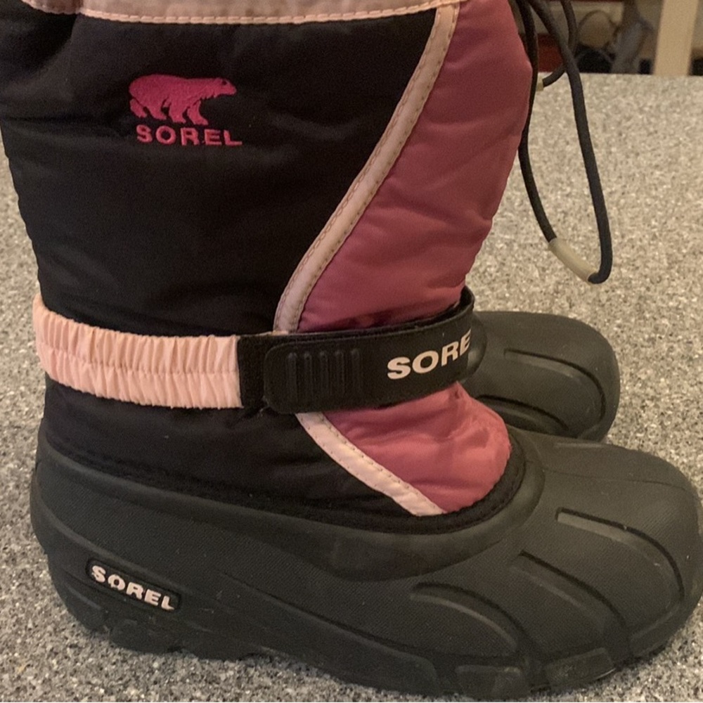 Like new girls size 4 boots